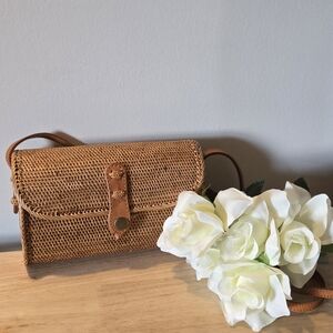 Elegant Tan Woven Crossbody Bag